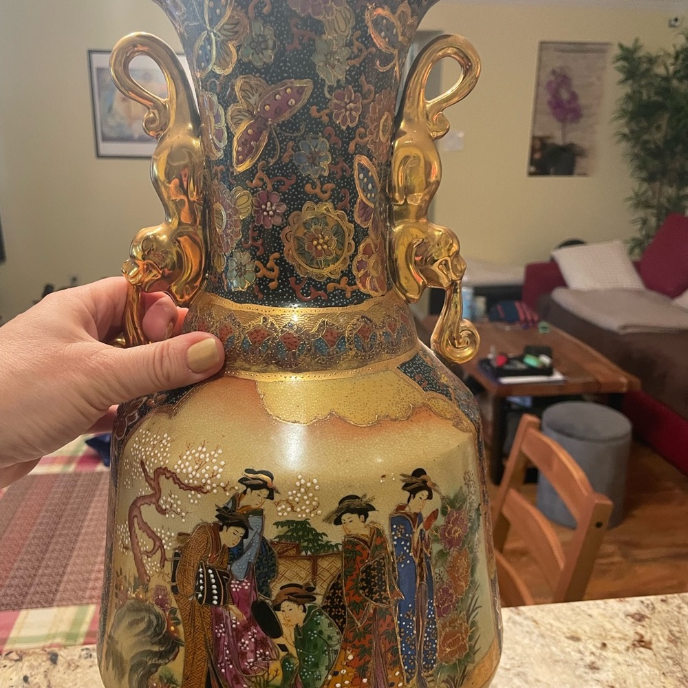 Elegant Gold and Multicolor Decorative vintage Satsuma large vase……